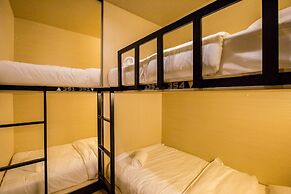 Bed To Bangkok - Hostel