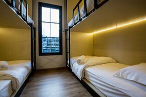 Bed To Bangkok - Hostel