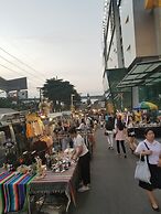 Bed To Bangkok - Hostel