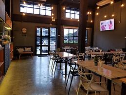 Bed To Bangkok - Hostel