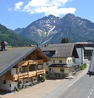 ALP-CHALET Ferienwohnungen Kleinwalsertal