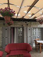 Alacati Cona Butik Otel