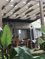 Alacati Cona Butik Otel