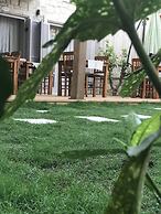 Alacati Cona Butik Otel