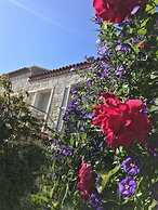 Alacati Cona Butik Otel