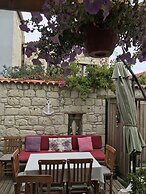 Alacati Cona Butik Otel