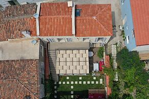 Alacati Cona Butik Otel