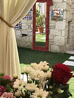 Alacati Cona Butik Otel