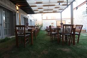 Alacati Cona Butik Otel
