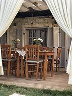 Alacati Cona Butik Otel