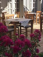 Alacati Cona Butik Otel