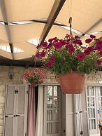 Alacati Cona Butik Otel