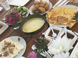 Alacati Cona Butik Otel