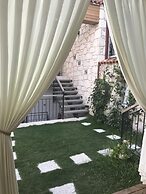 Alacati Cona Butik Otel