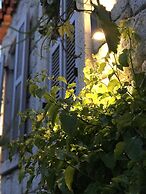 Alacati Cona Butik Otel