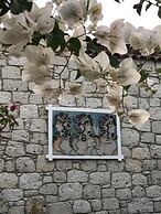 Alacati Cona Butik Otel