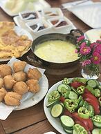 Alacati Cona Butik Otel