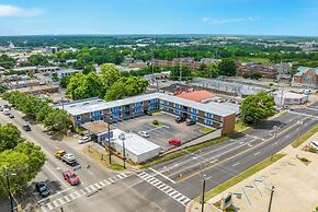 Capitol Inn And Suites