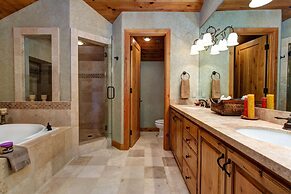 Lucky Star At Belle Arbor 4 Bedroom Home by RedAwning