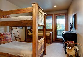 Lucky Star At Belle Arbor 4 Bedroom Home by RedAwning