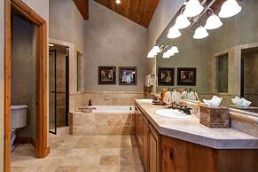 Lucky Star At Belle Arbor 4 Bedroom Home by RedAwning