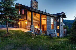 Lucky Star At Belle Arbor 4 Bedroom Home by RedAwning