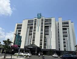 Vittoria Hotel and Suites