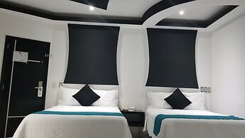 Hotel Dluxe & Suites