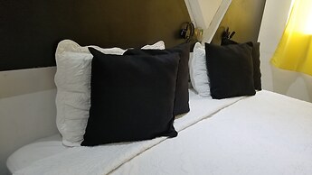 Hotel Dluxe & Suites