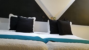 Hotel Dluxe & Suites