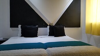 Hotel Dluxe & Suites