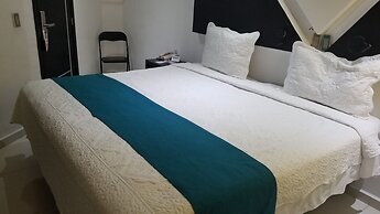 Hotel Dluxe & Suites