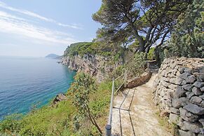 Kalamota Beach House