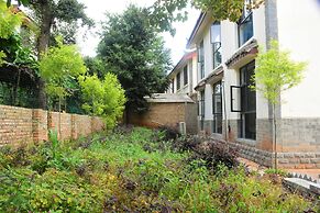 Shi Lin family folk inn