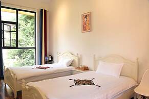 Shi Lin family folk inn