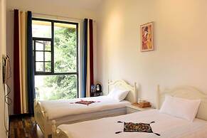 Shi Lin family folk inn