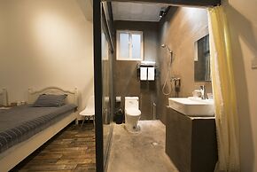 Shi Lin family folk inn