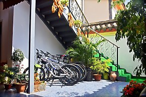 Shi Lin family folk inn