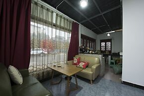 Shi Lin family folk inn