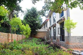 Shi Lin family folk inn