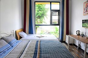 Shi Lin family folk inn