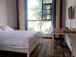 Shi Lin family folk inn