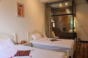 Shi Lin family folk inn