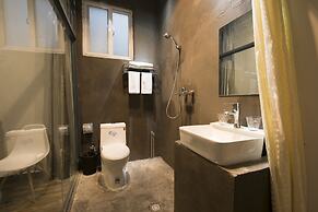 Shi Lin family folk inn