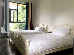 Shi Lin family folk inn