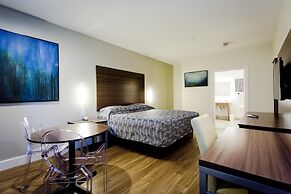 Palace Inn Blue US 59 & Gessner