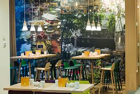 Holiday Inn Warsaw City Centre by IHG