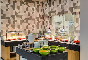 Holiday Inn Warsaw City Centre by IHG