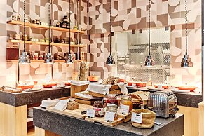 Holiday Inn Warsaw City Centre by IHG