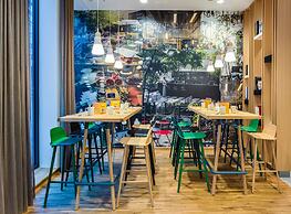 Holiday Inn Warsaw City Centre by IHG